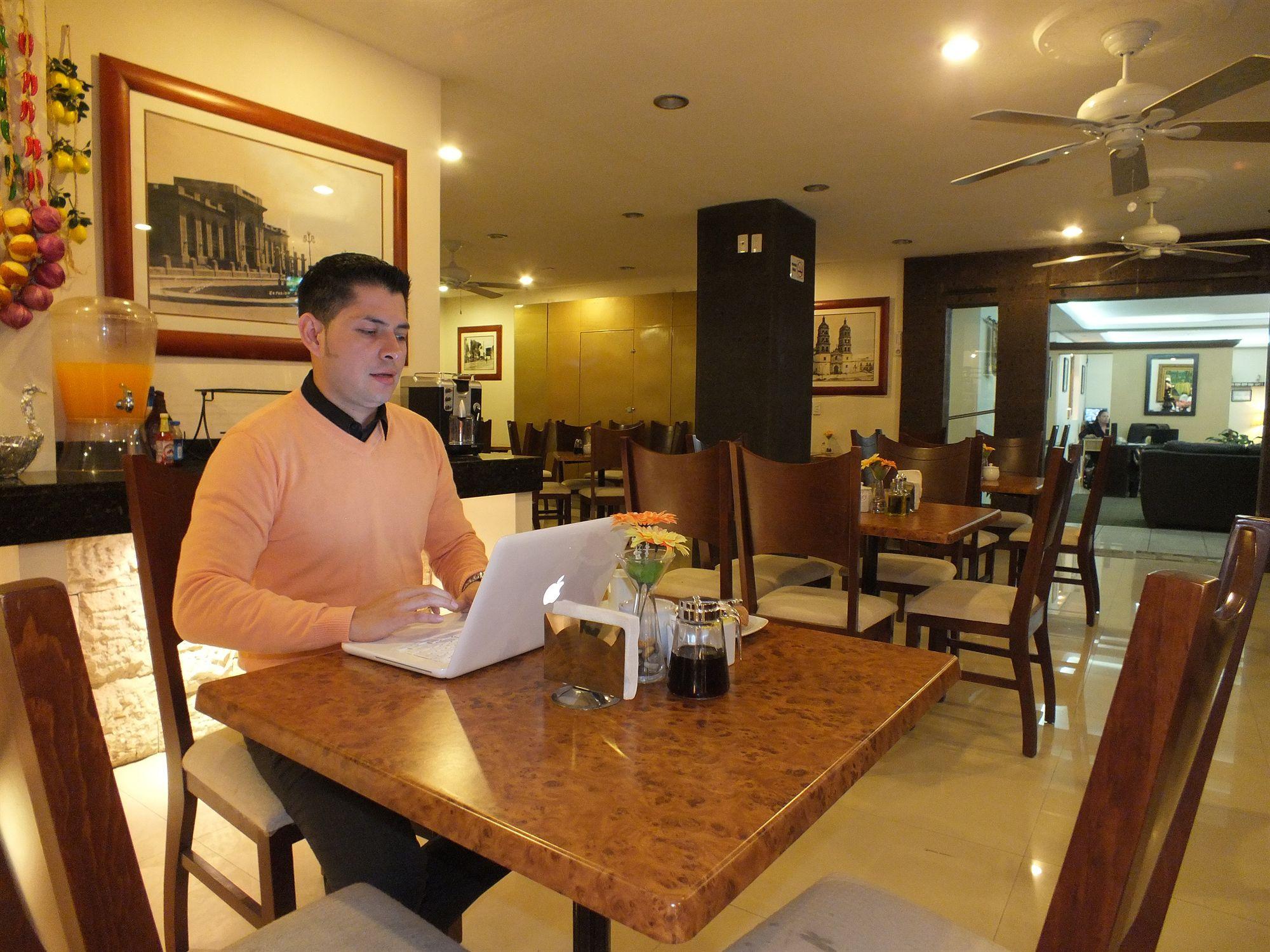 Hotel Rincon Real Suites Durango Buitenkant foto