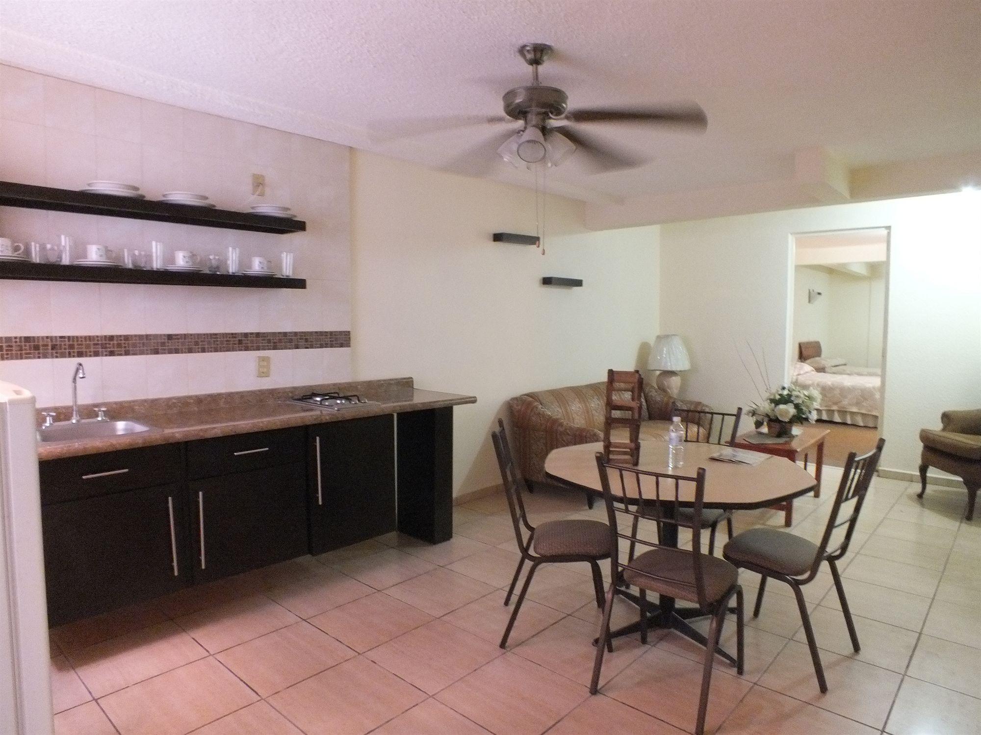 Hotel Rincon Real Suites Durango Buitenkant foto