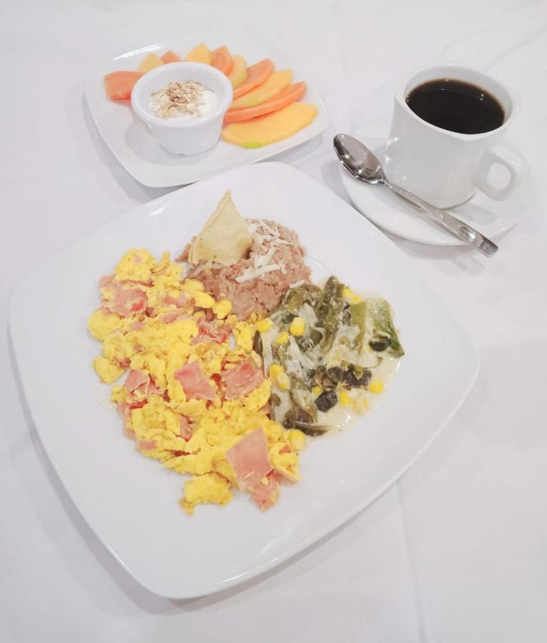 Hotel Rincon Real Suites Durango Buitenkant foto