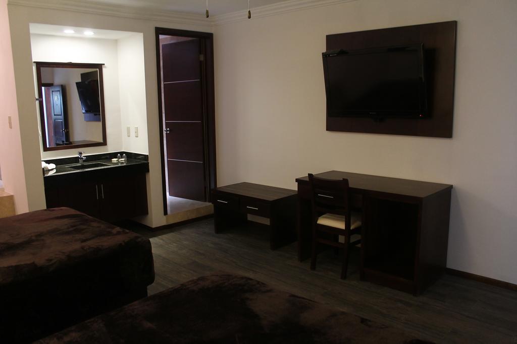 Hotel Rincon Real Suites Durango Buitenkant foto